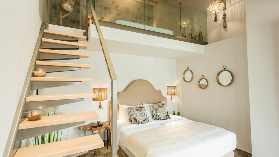 Blue Carpet Luxury Suites