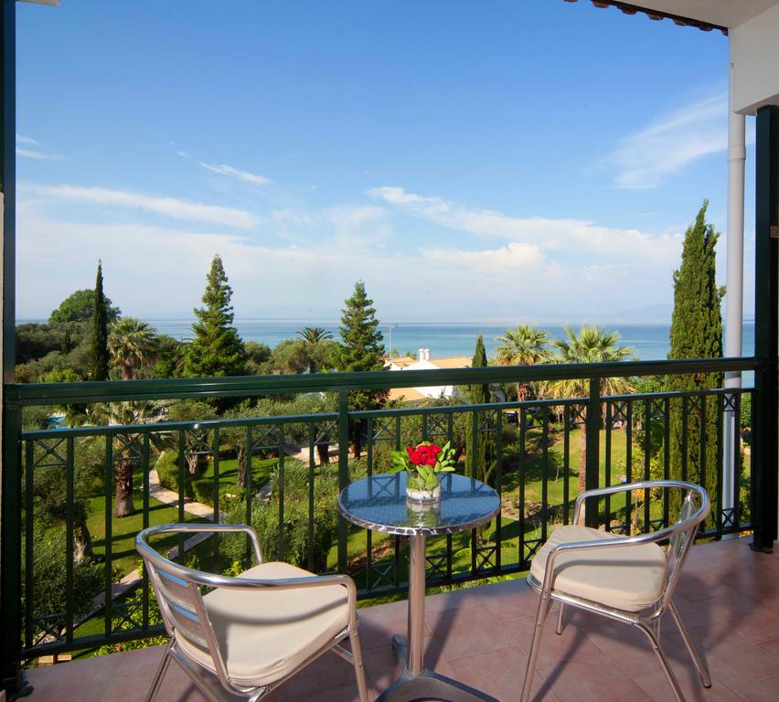 Delfinia Hotel 