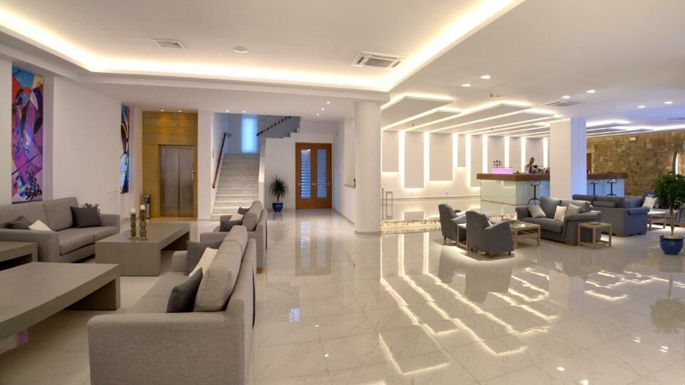 Mediterranean Beach Resort 