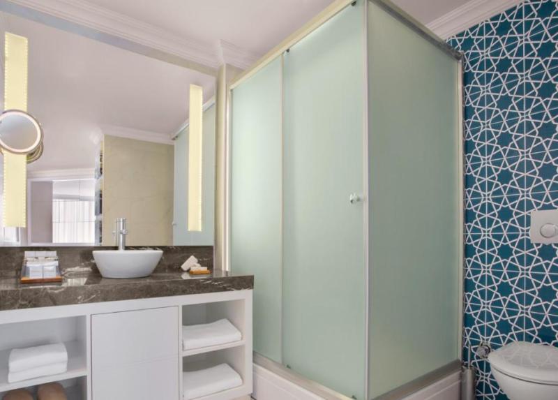 Paloma Marina Suites Hotel