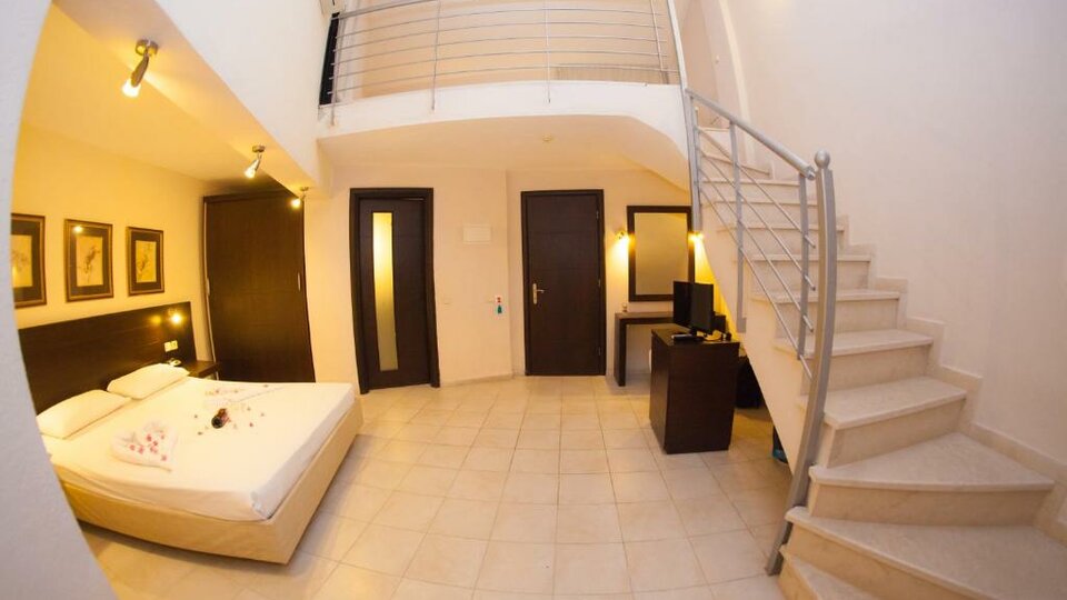 Hotel Greek Pride Aithrion