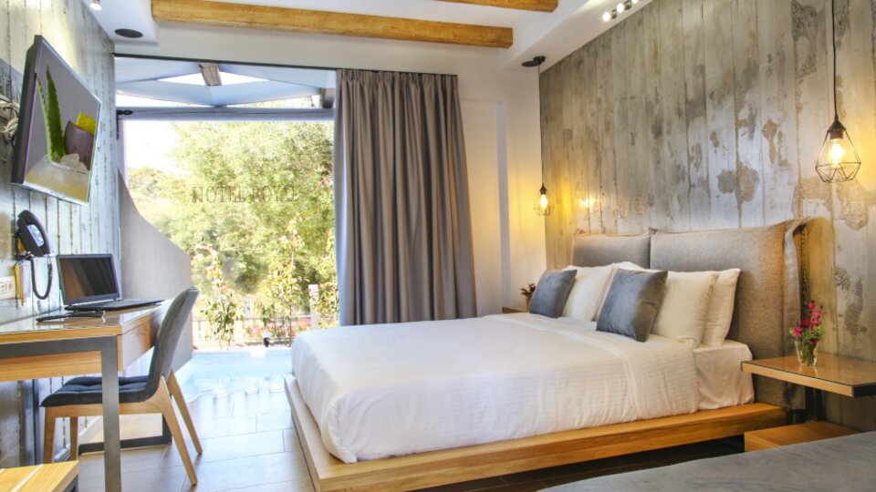 Hotel Royal Hotel and Suites