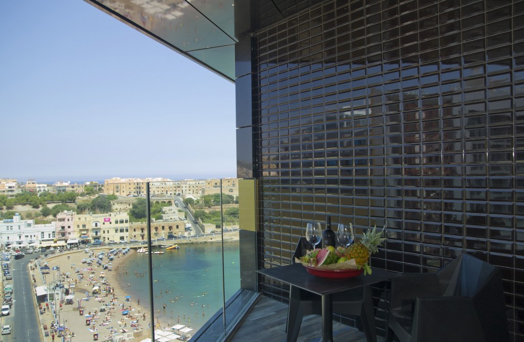 H Hotel