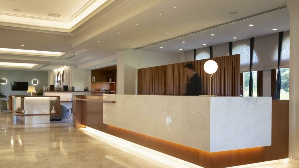 Negroponte Resort