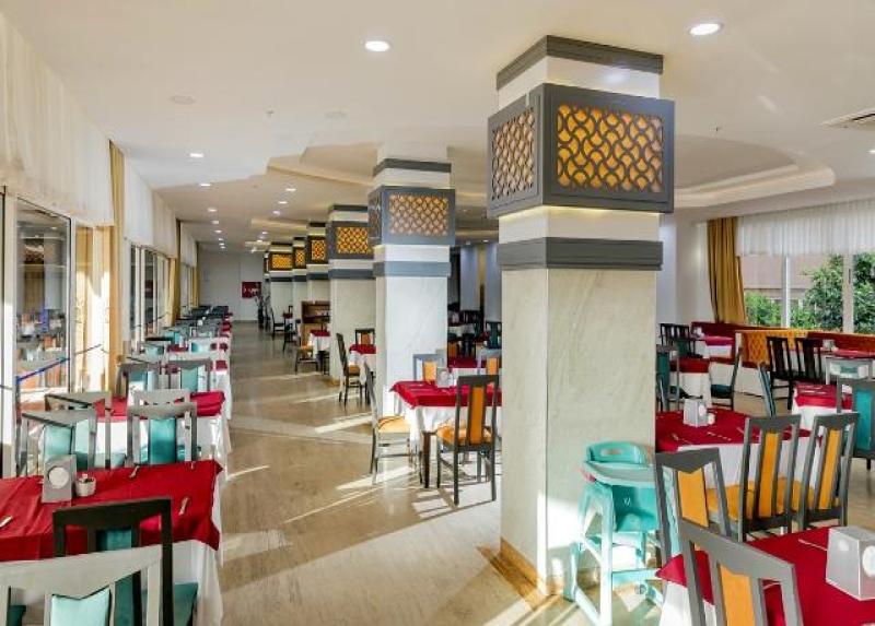 Holiday Park Resort Hotel