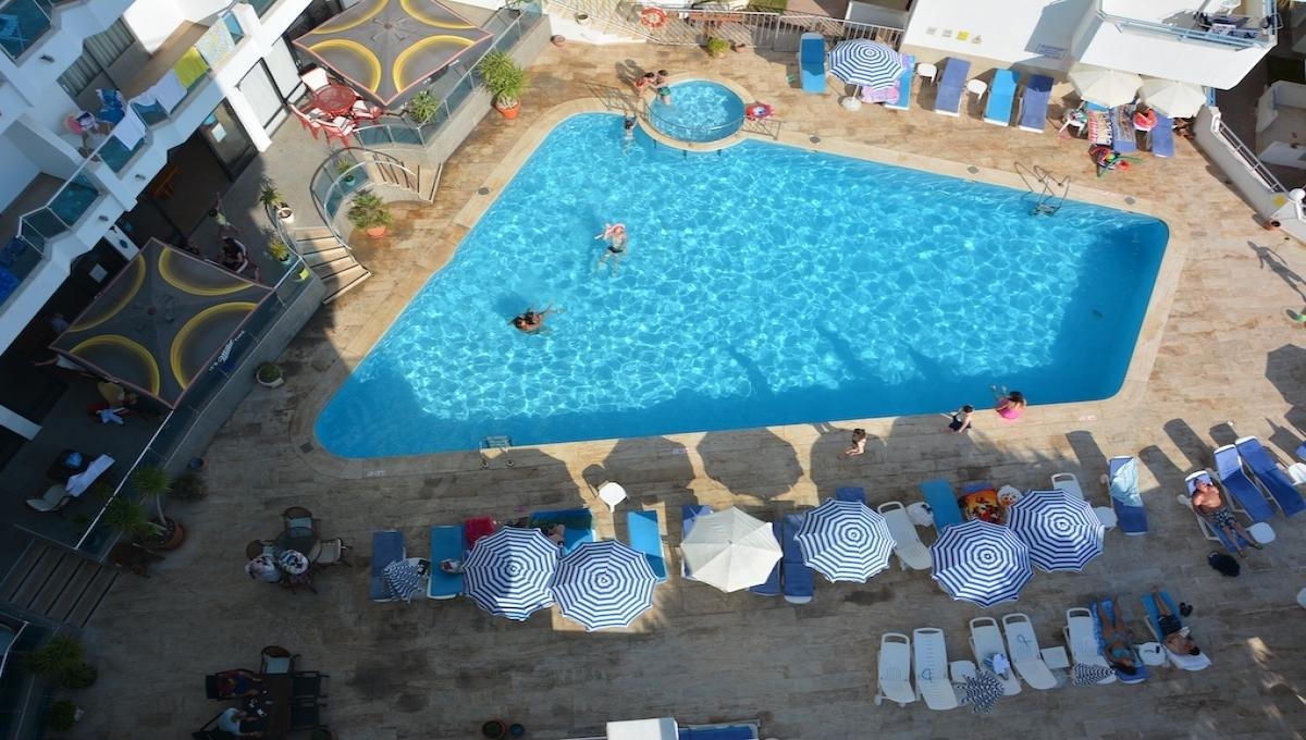 Ponz Hotel