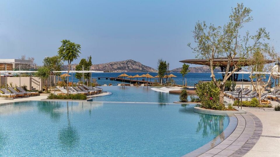 W Costa Navarino