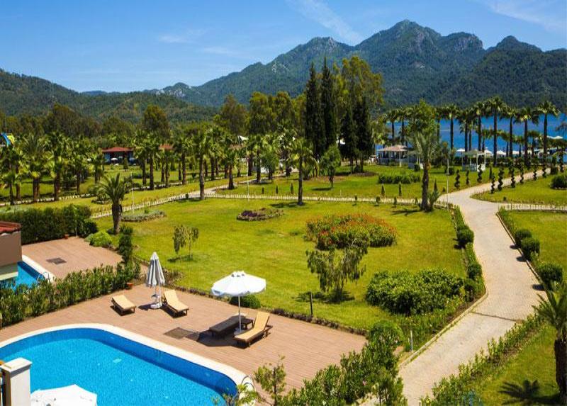 Fortezza Beach Resort Hotel
