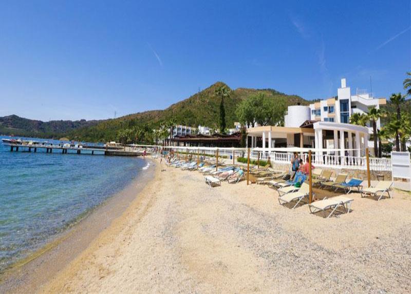 Fortezza Beach Resort Hotel