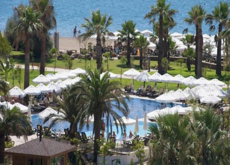 Crystal Tat Beach Golf Resort Hotel