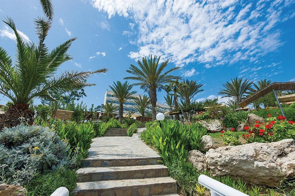 Crystal Springs Beach Hotel