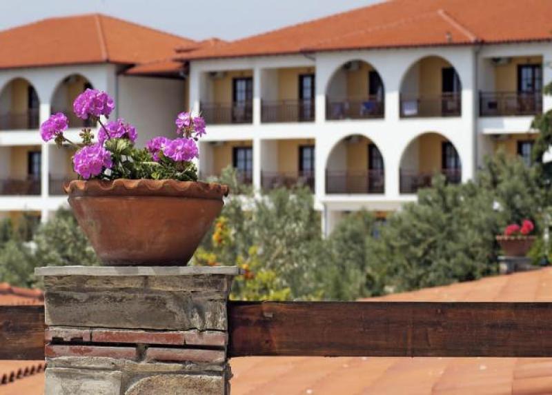 Akrathos Beach Hotel