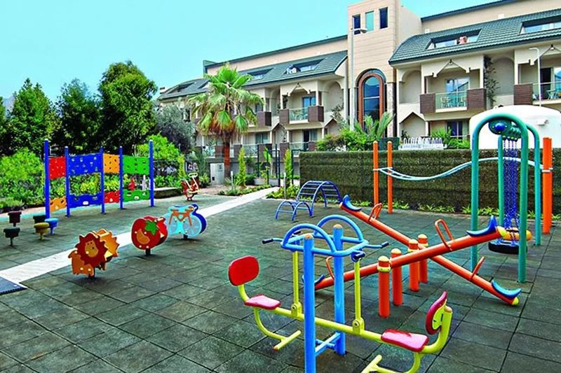 Ambassador Plaza Hotel