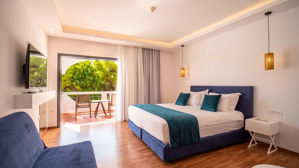 Hotel Wyndham and Ramada Loutraki Poseidon Resort