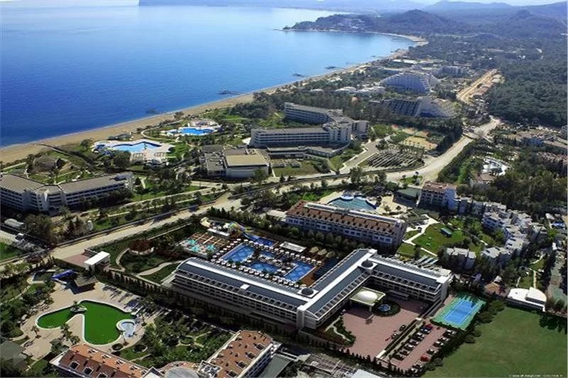 Karmir Resort & Spa