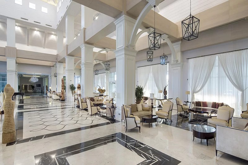 Titanic Deluxe Golf Hotel