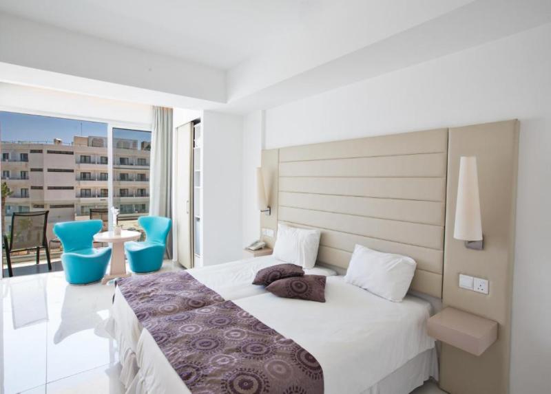Tsokkos Beach Hotel