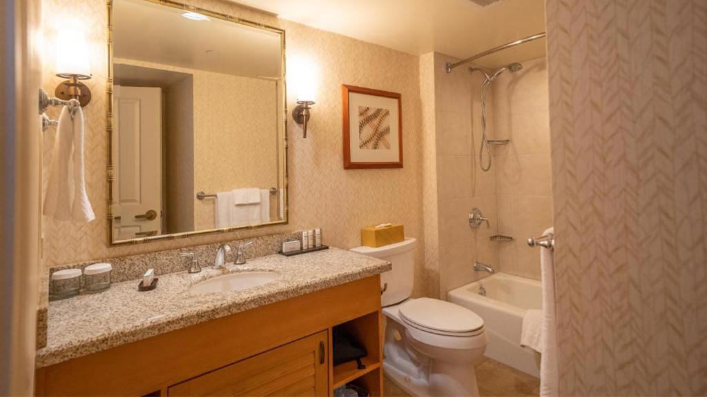 Embassy Suites By Hilton Waikiki Beach Walk