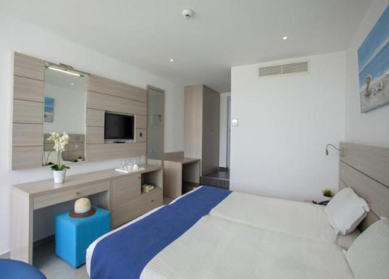 Limanaki Beach Hotel