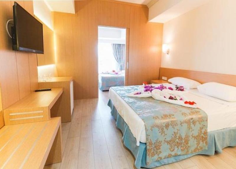 Loceanica Beach Resort Hotel