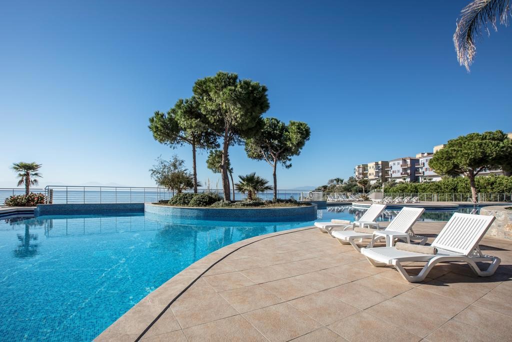 Aria Claros Beach & Spa Resort