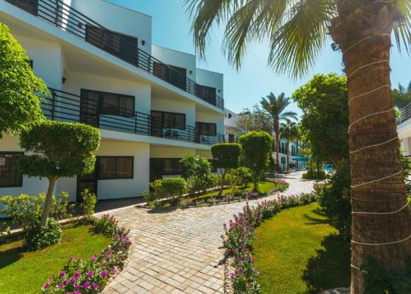 La Rosa Waves Hotel