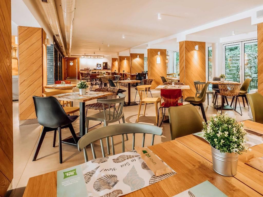 Ibis Styles Golden Sands Roomer Hotel