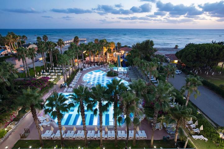 Trendy Palm Beach Adults Only +16