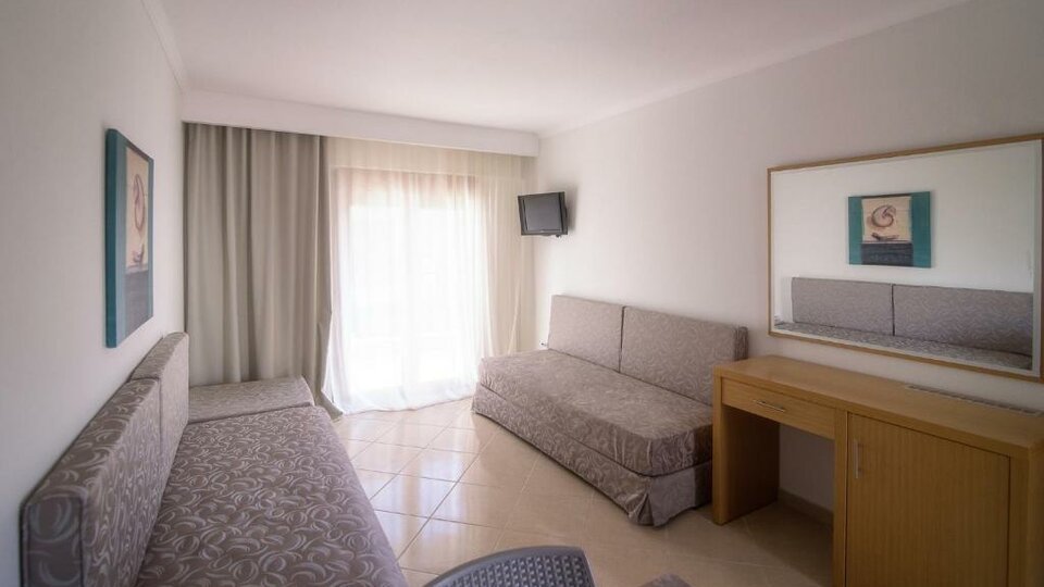 Apanemia Apartments