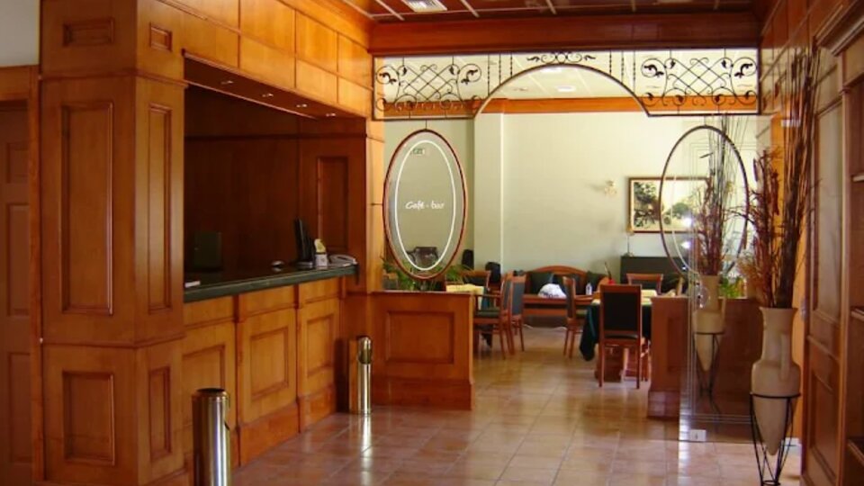 Paradise Inn