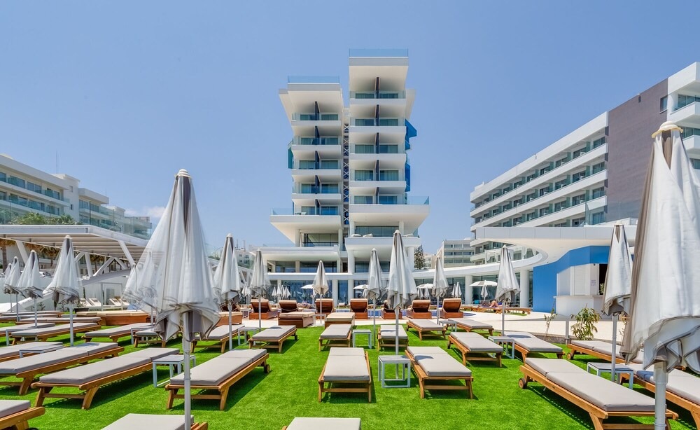Flamingo Paradise Beach Hotel