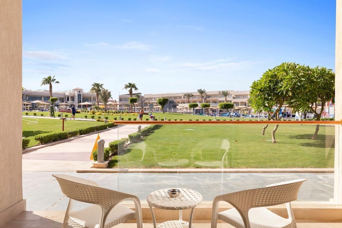 Pickalbatros Royal Moderna Resort