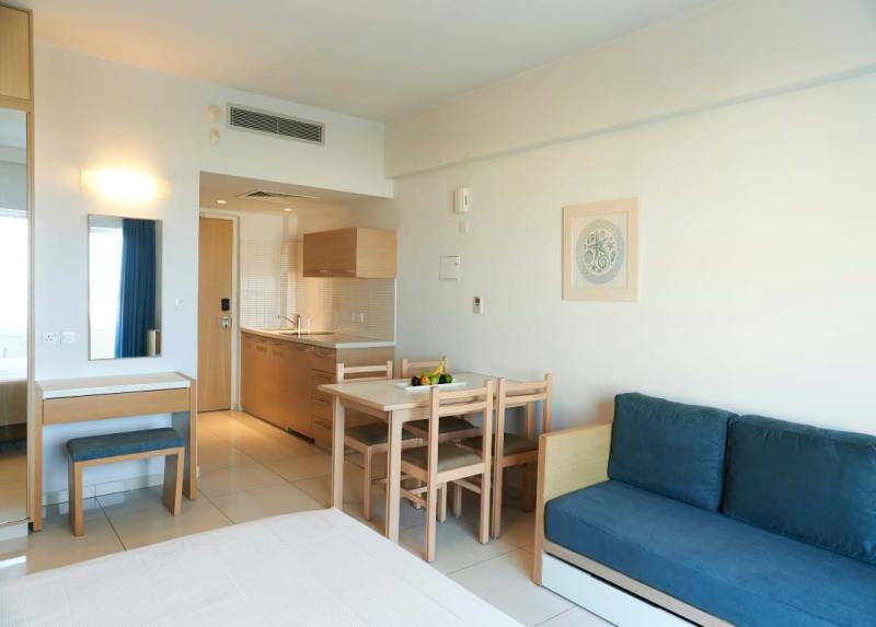 Sunrise Oasis & Waterpark Hotel