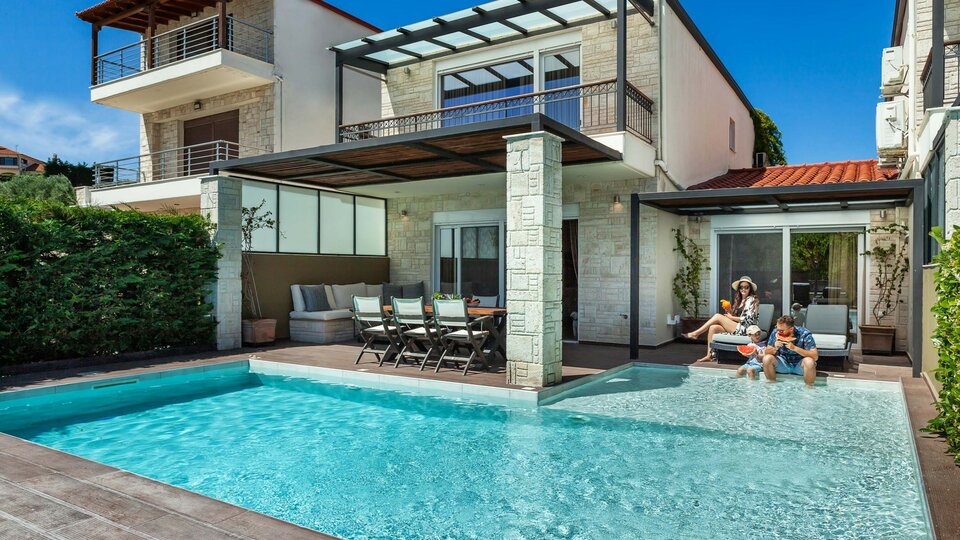 Sunny Villas