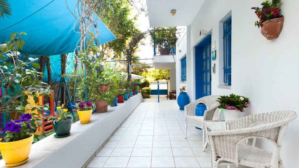 Daphne's Club Hotel Apartments