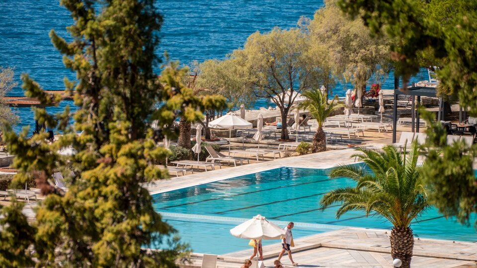 Hotel Wyndham and Ramada Loutraki Poseidon Resort