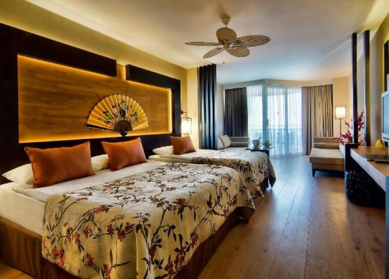 Limak Lara Deluxe Hotel