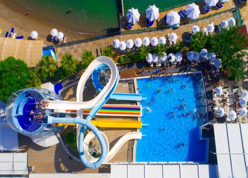 Orange County Resort Alanja Hotel