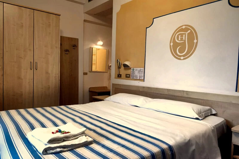 New Jolie Hotel