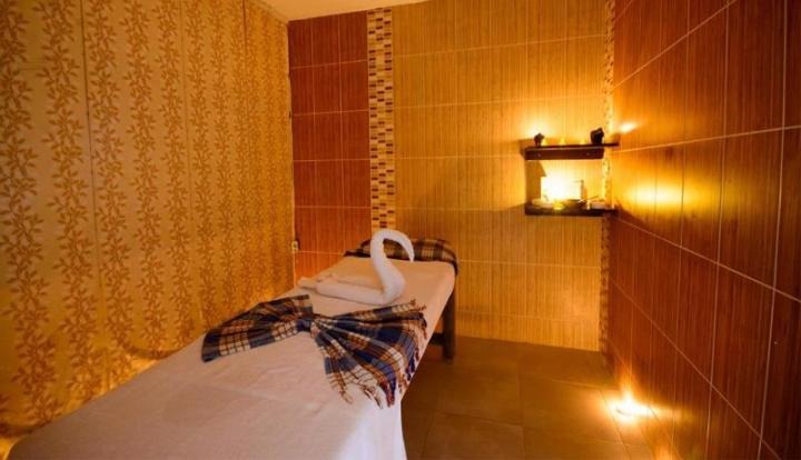 Hotel Tiana Beach