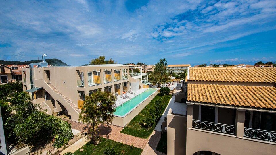 Amour Holiday Resort