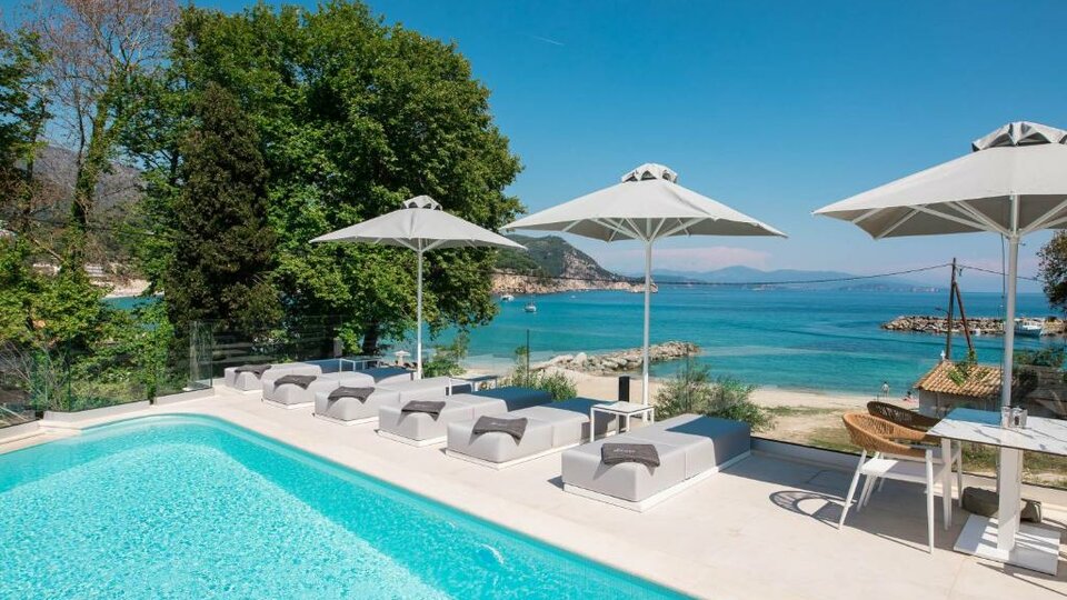 Alboro Seaside Suites 