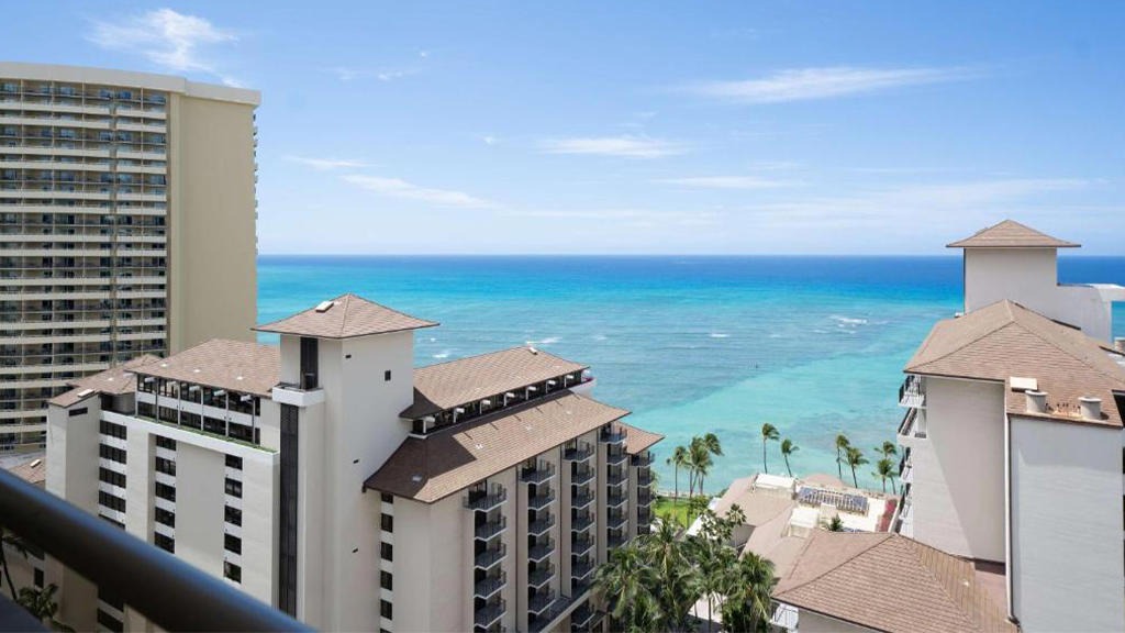 Embassy Suites By Hilton Waikiki Beach Walk
