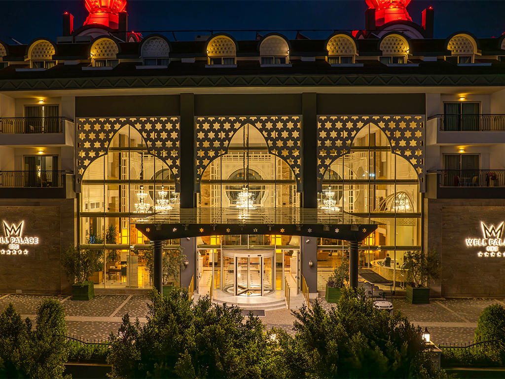 Well Palace Side Hotel