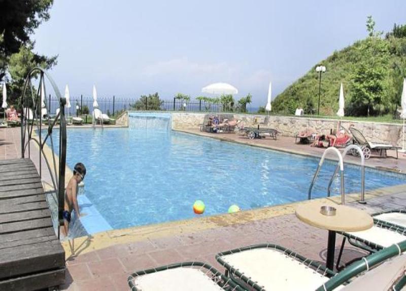 Lesse Hotel