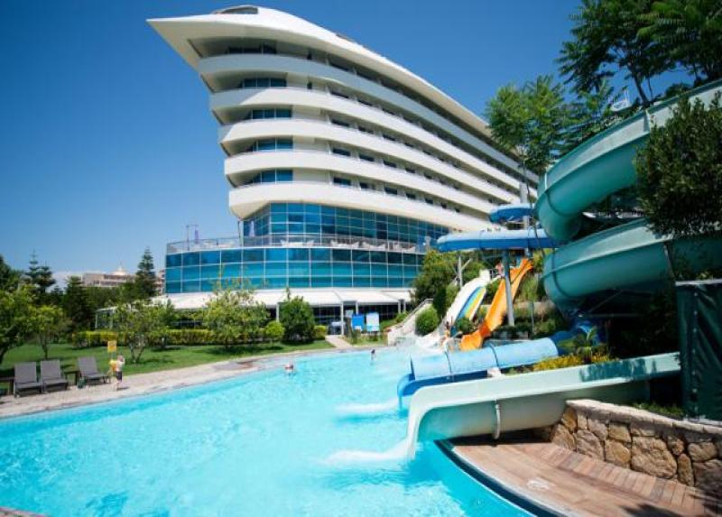 Concorde De Luxe Resort Hotel