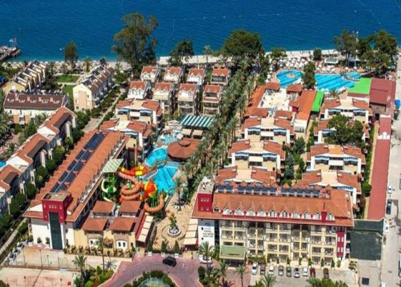 Crystal Aura Beach Resort & Spa Hotel