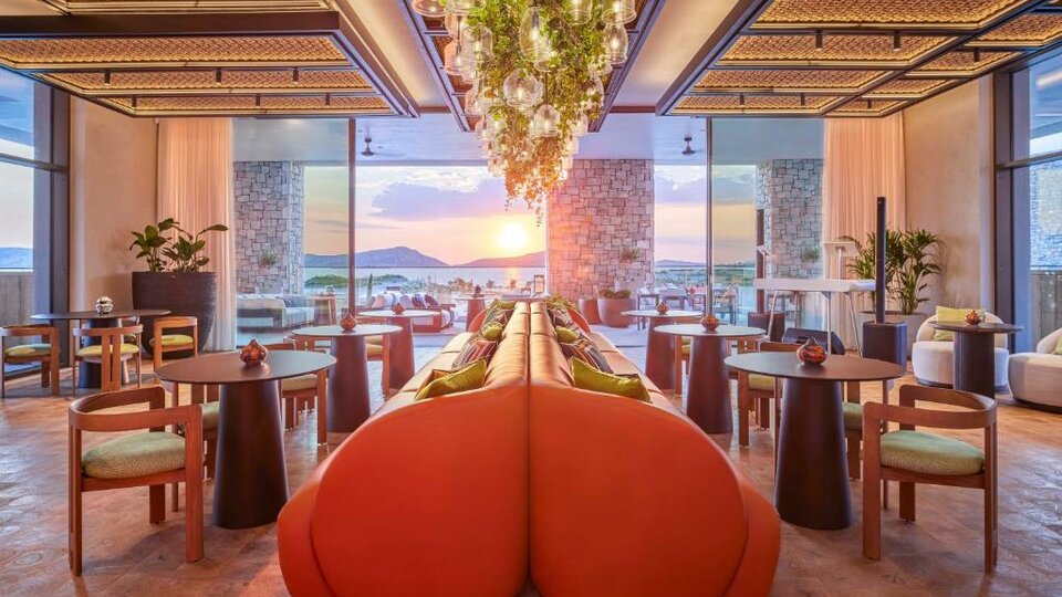 W Costa Navarino