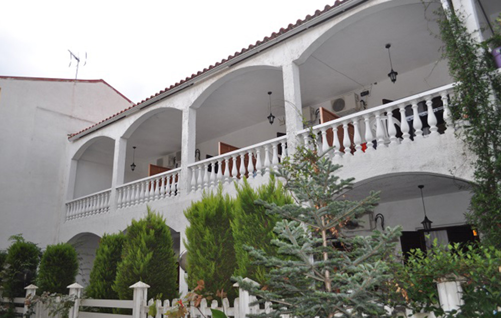 Vila Nikos Suites