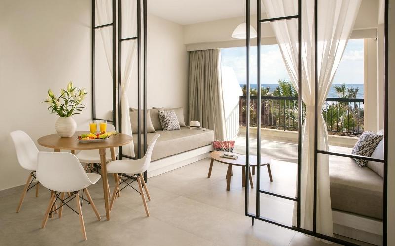 Hotel Louis Paphos Breeze